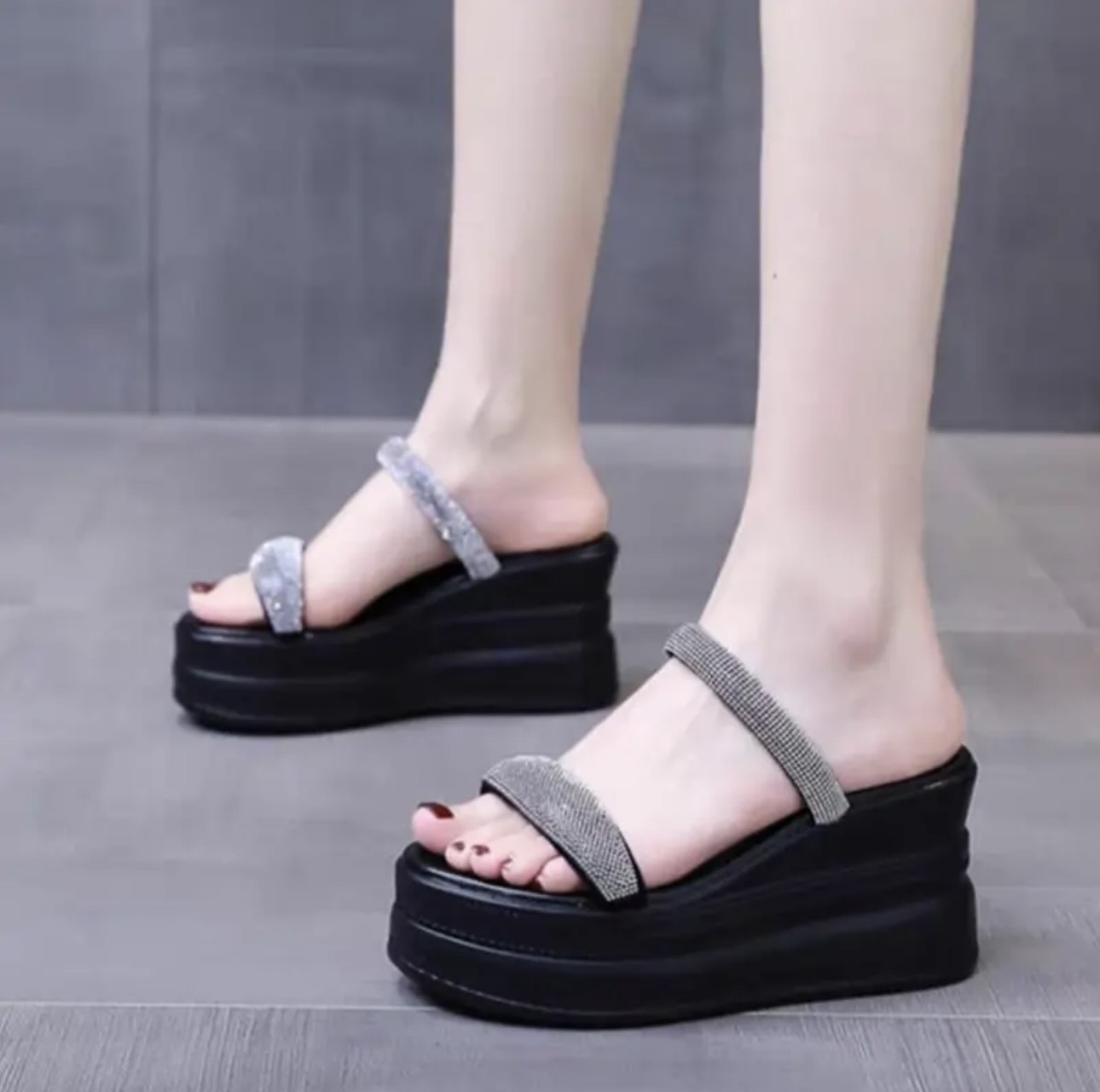 DÉP XUỒNG QUAI DA ĐÍNH ĐÁ QC TH