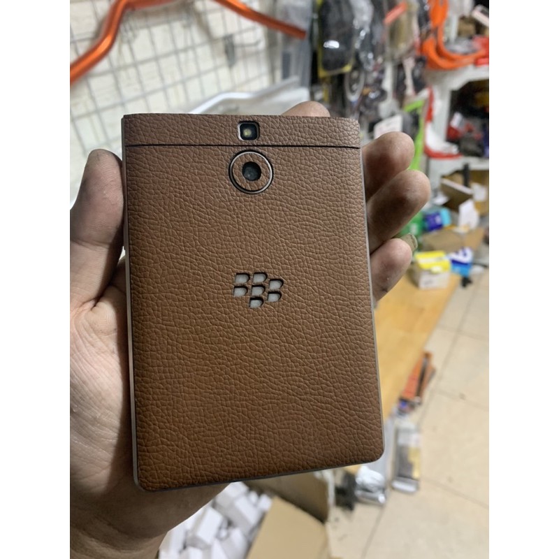 Dán da blackberry passport 1,thường