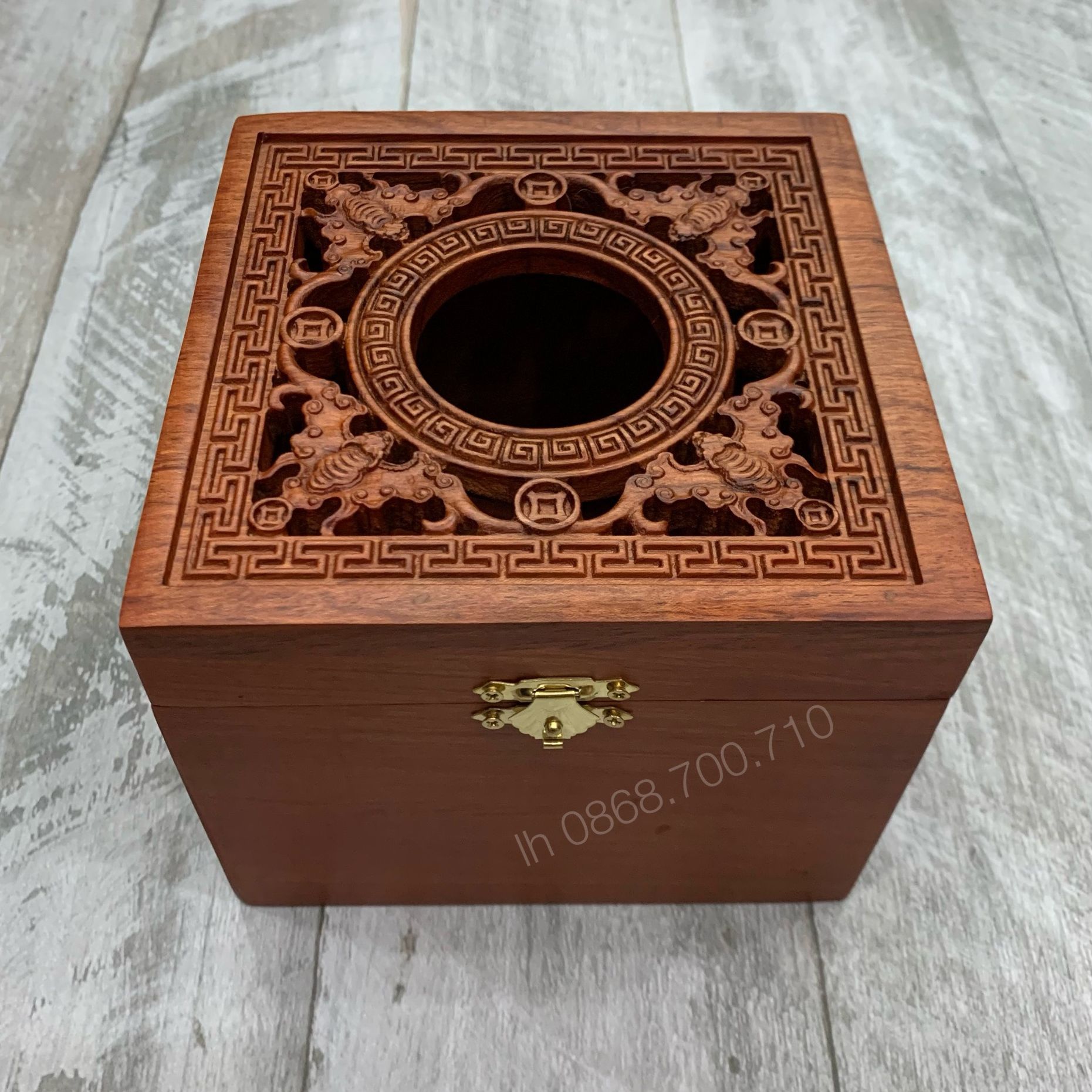 Hộp Gỗ Đựng Giấy Ăn Vuông Trạm Rơi-- gỗ hương ta