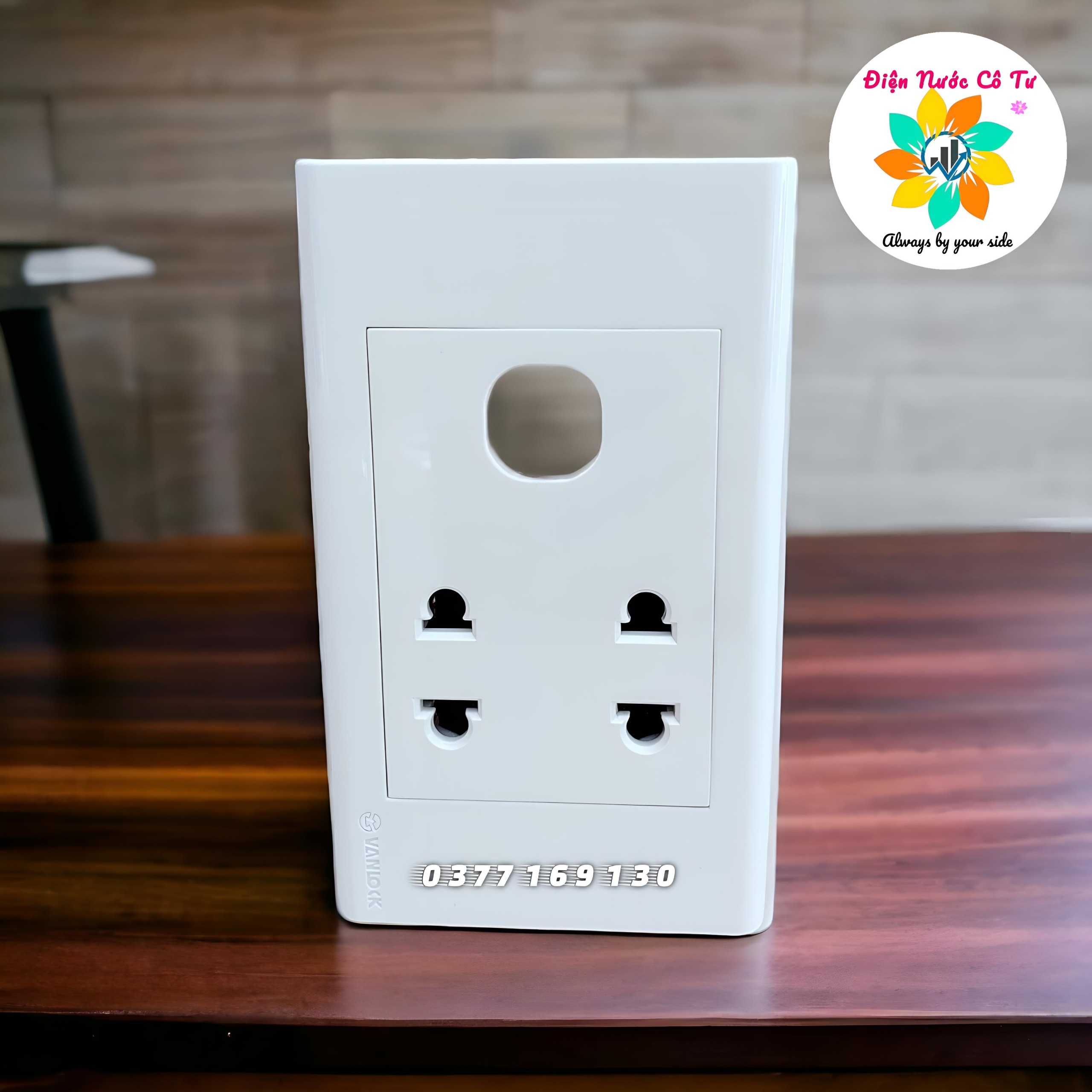 Ổ cắm điện 2 lỗ đôi 3 chấu 16A Sino Vanlock