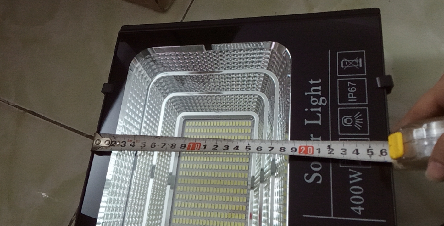 [HCM]Đèn pha năng lượng mặt trời 400W