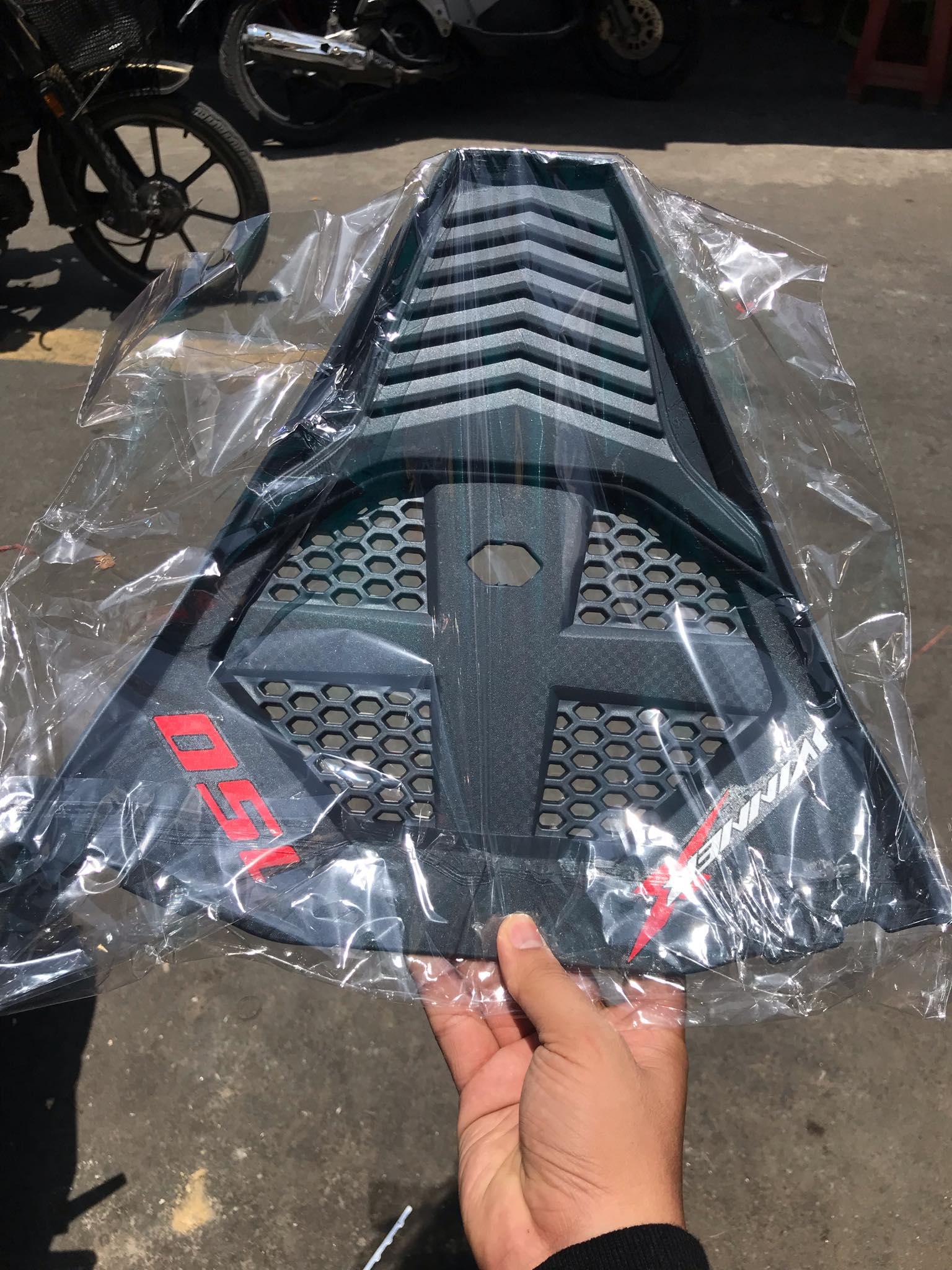 Chắn bùn trước winner x