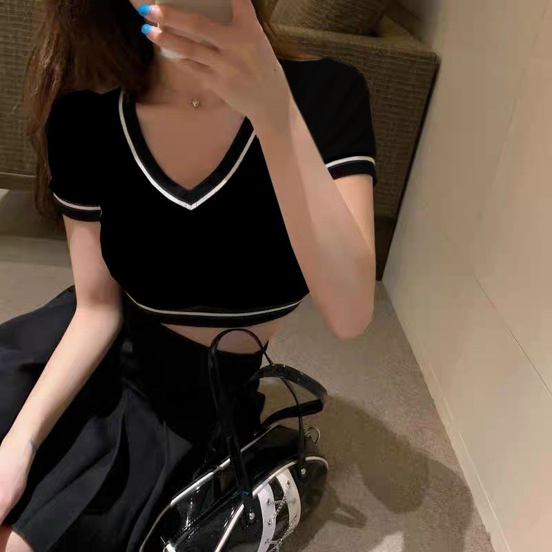 Áo thun gân croptop cổ trái tim kèm viền sọc màu tay ngắn ttsa1976