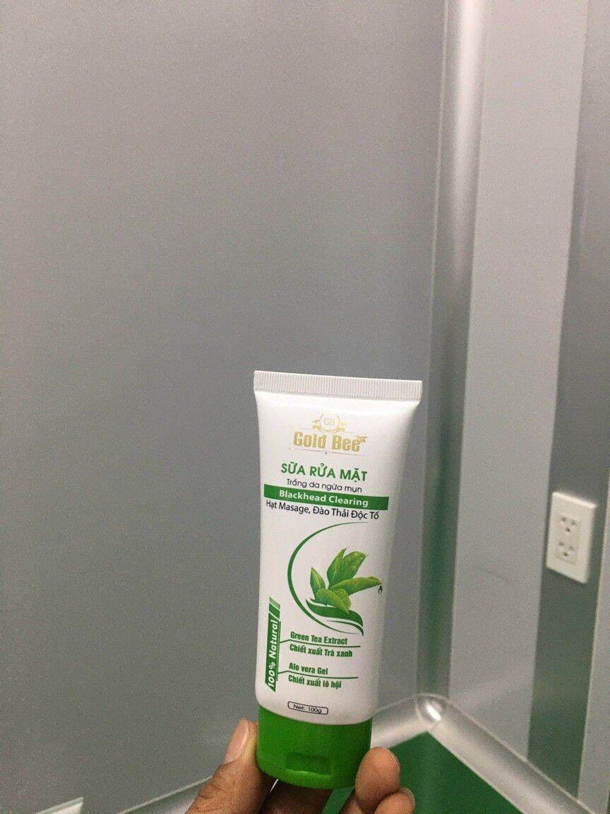 Sửa rửa mặt trà xanh Gold Bee