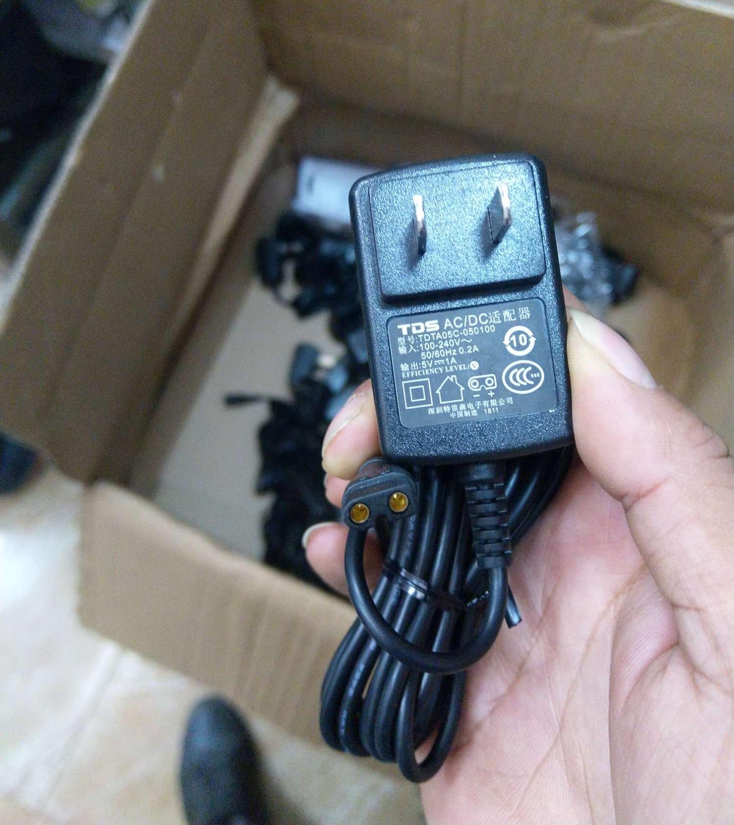 Sạc , Pin tông đơ Codos