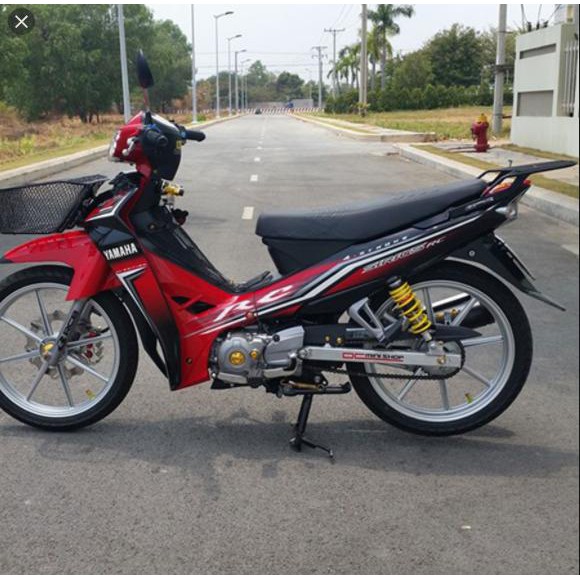 Cảng Givi Chở Hàng Cho Sirius Các Đời