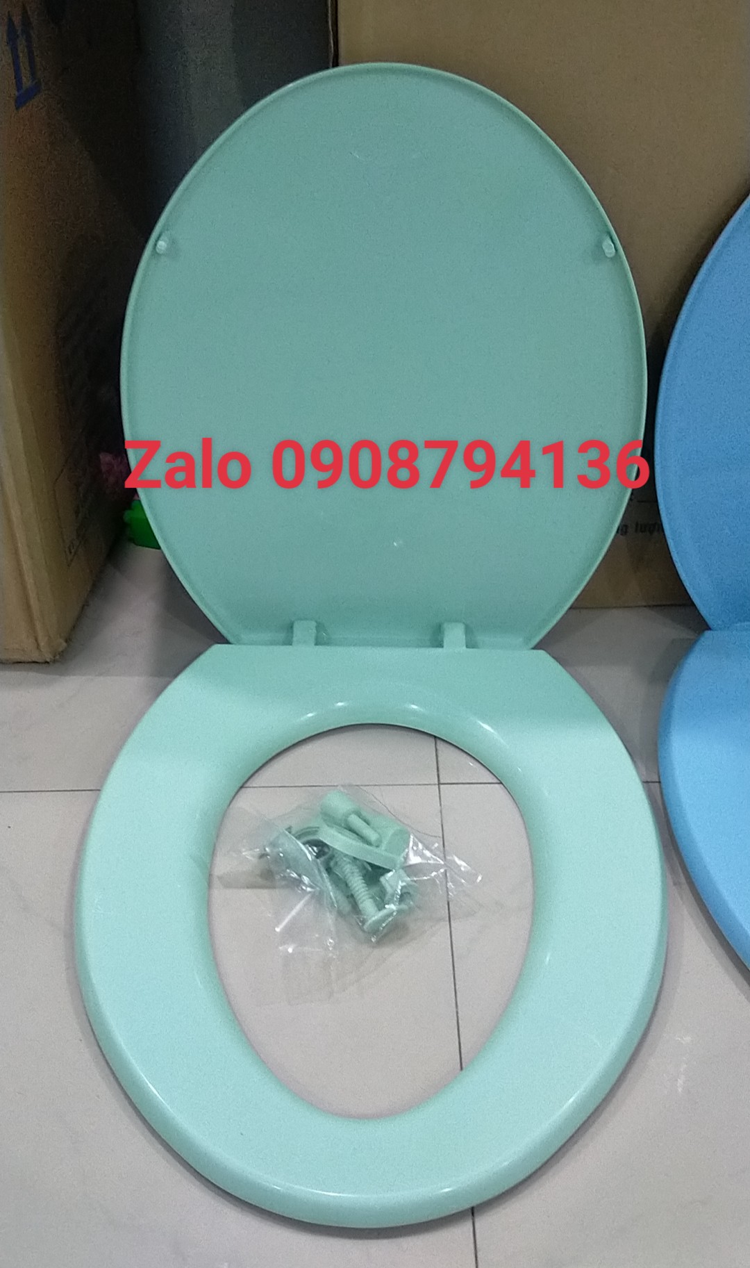 Nắp bồn cầu màu xanh ngọc xanh cốm