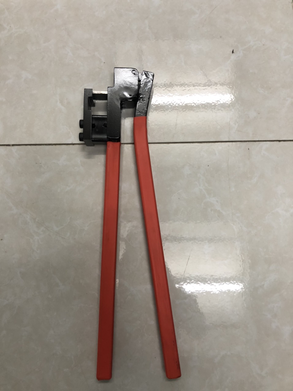 Kìm Bấm Lỗ Thoát Nước