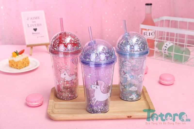 LY CỐC NHỰA KÈM ỐNG HÚT KIM TUYẾN KỲ LÂN - 450ML