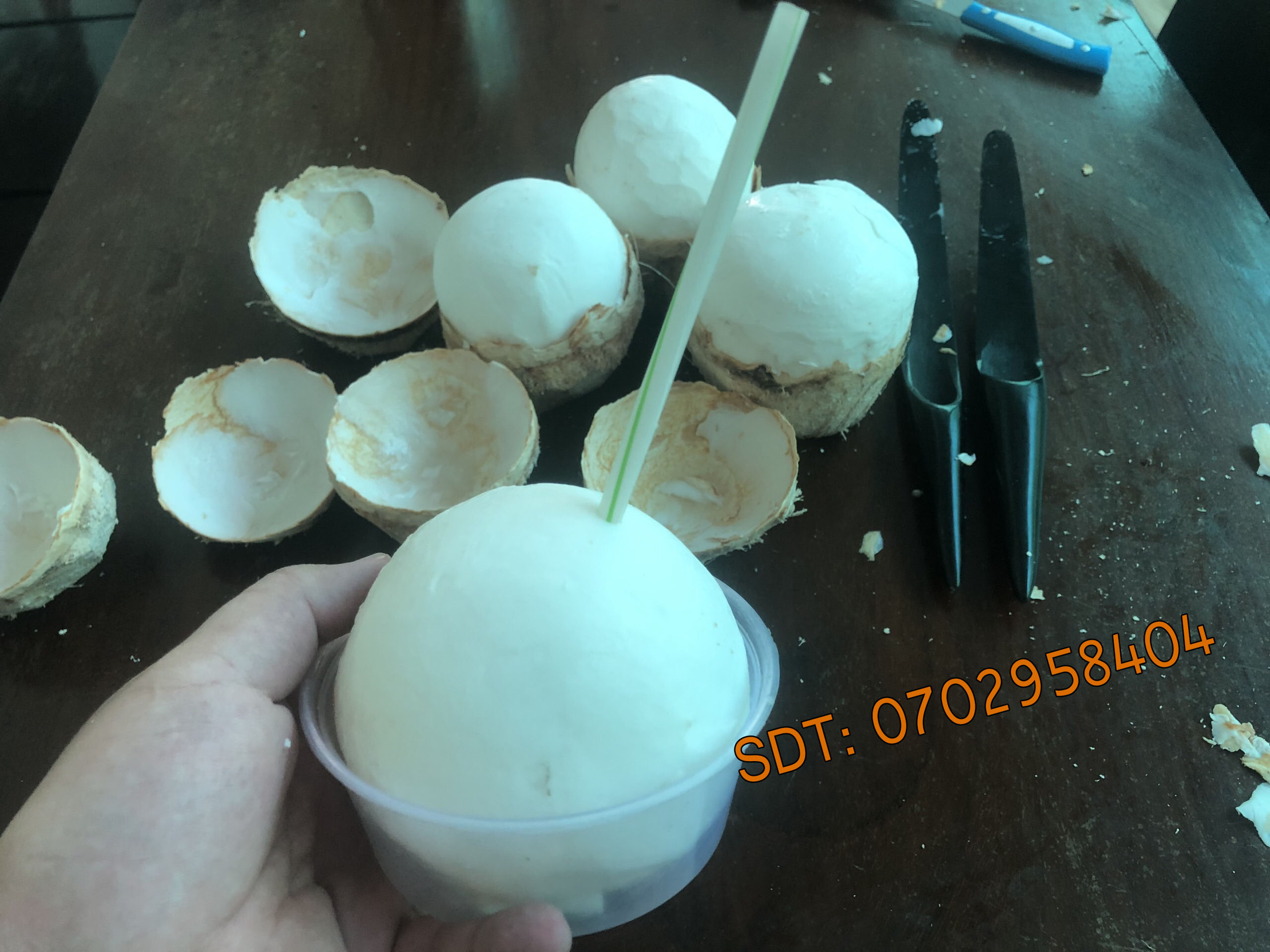 Gọt dừa lấy nguyên cơm - cái dừa bằng dao dẻo