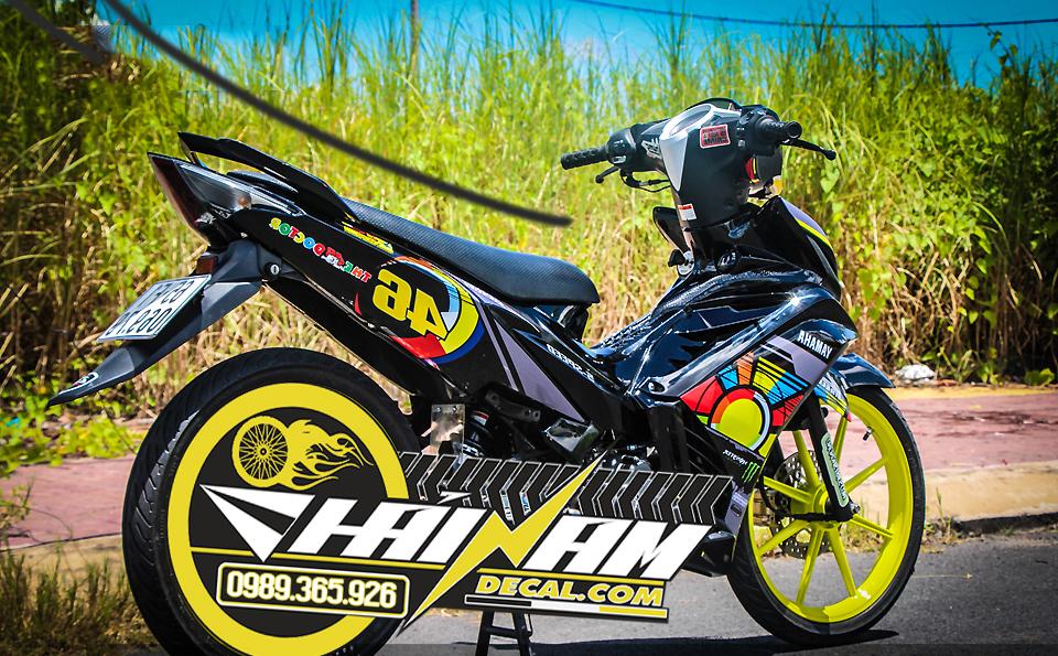 Tem trùm exciter 135 đen chỉ vàng 46