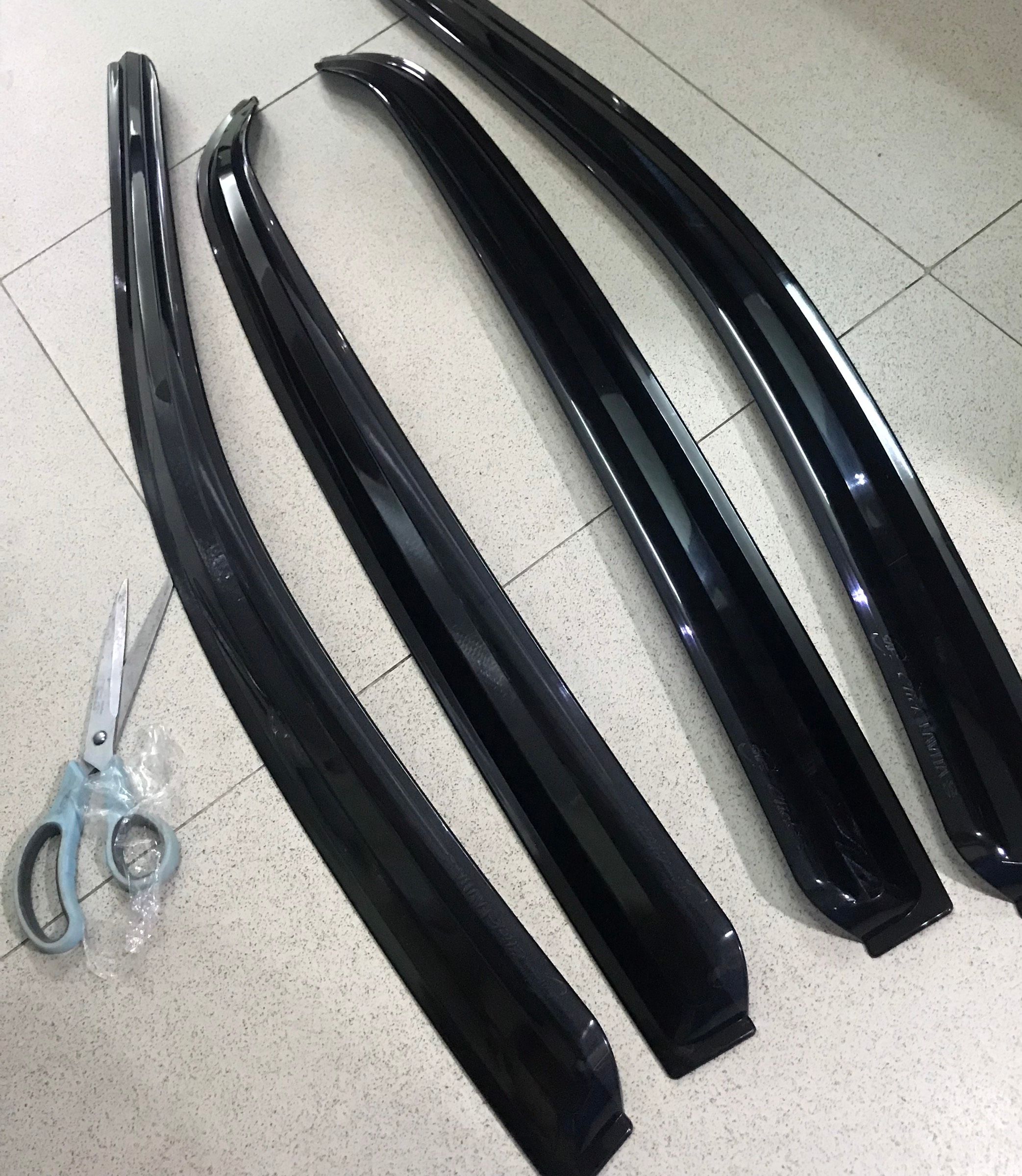Bộ vè mưa đen xe HUyndai Getz