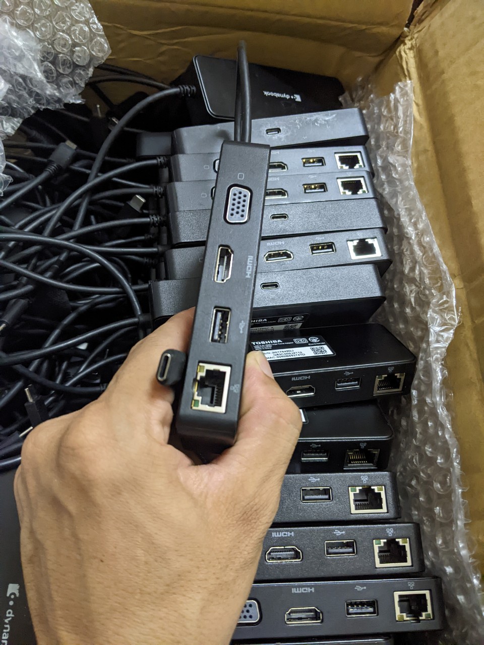 Hub chuyển đổi typec sang hdmi-vga-lan-usb + cổng typec sạc chính hãng toshiba