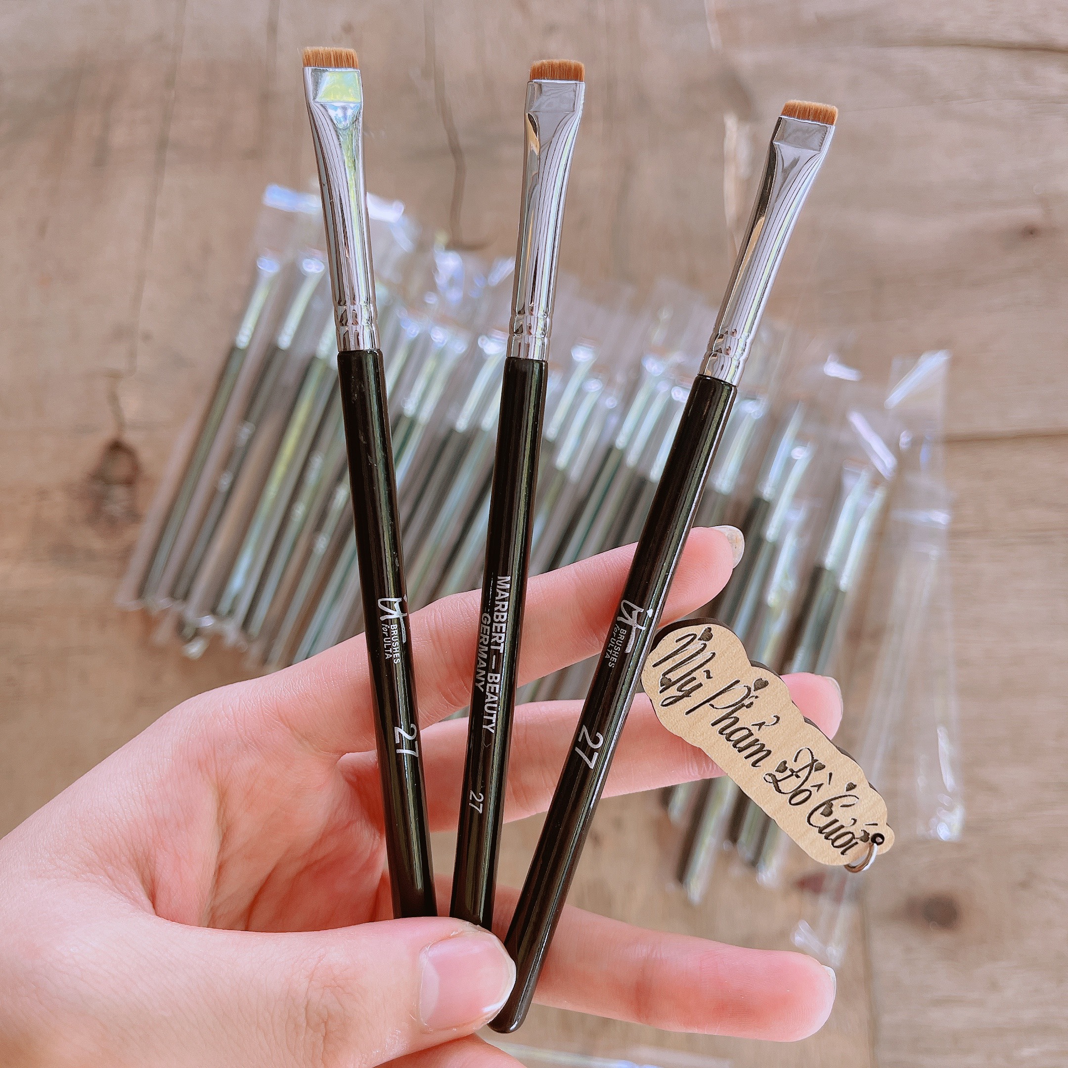 Cọ Tém Mày IT Brushes for Ulta Cao Cấp Số 27 [Chính Hãng]