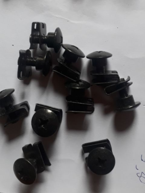 Ốc ren 5mm kèm pas kẹp giá cho 10 ốc kèm 10 kẹp