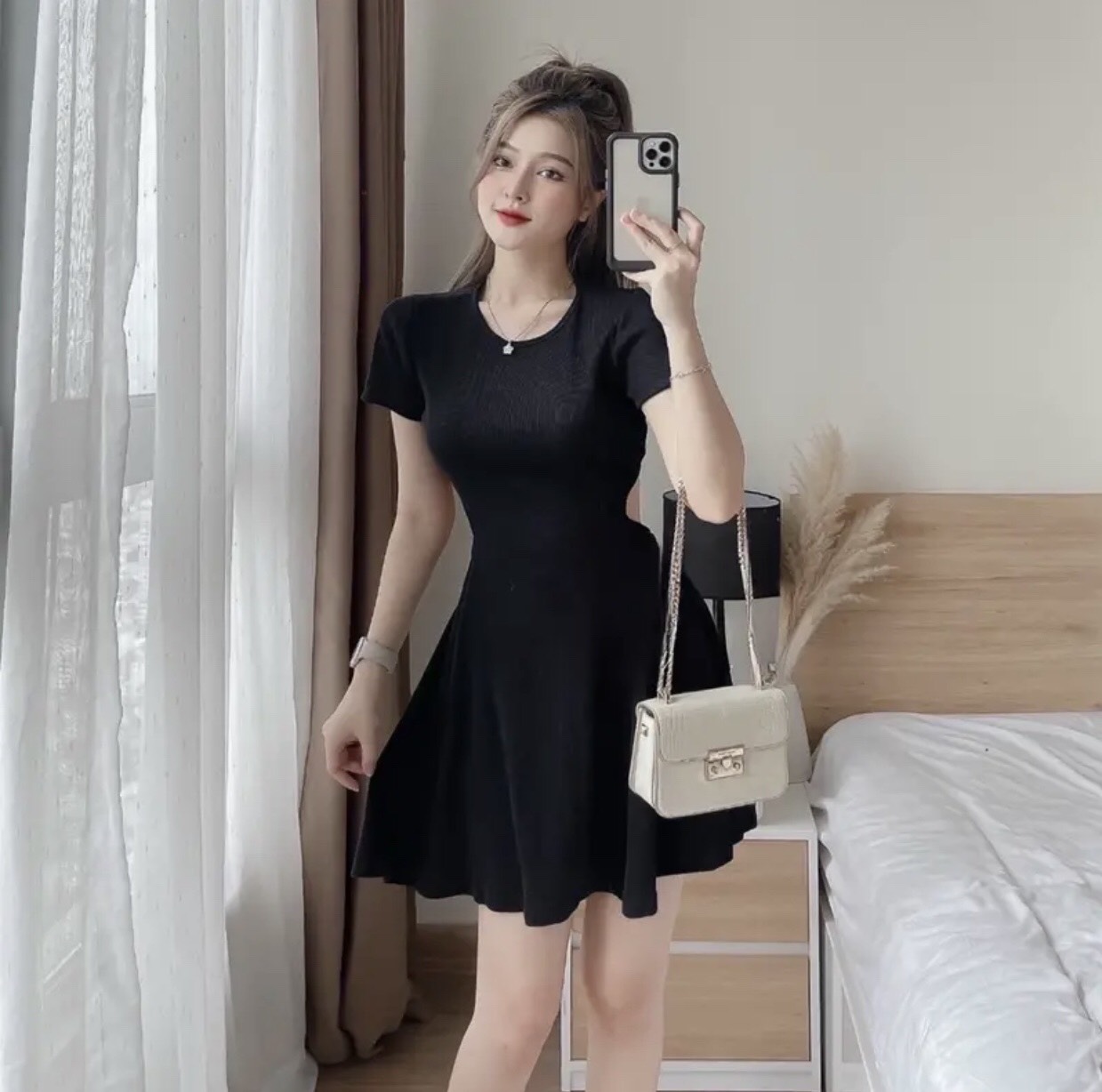 Đầm hở lưng tay ngắn cột dây D194