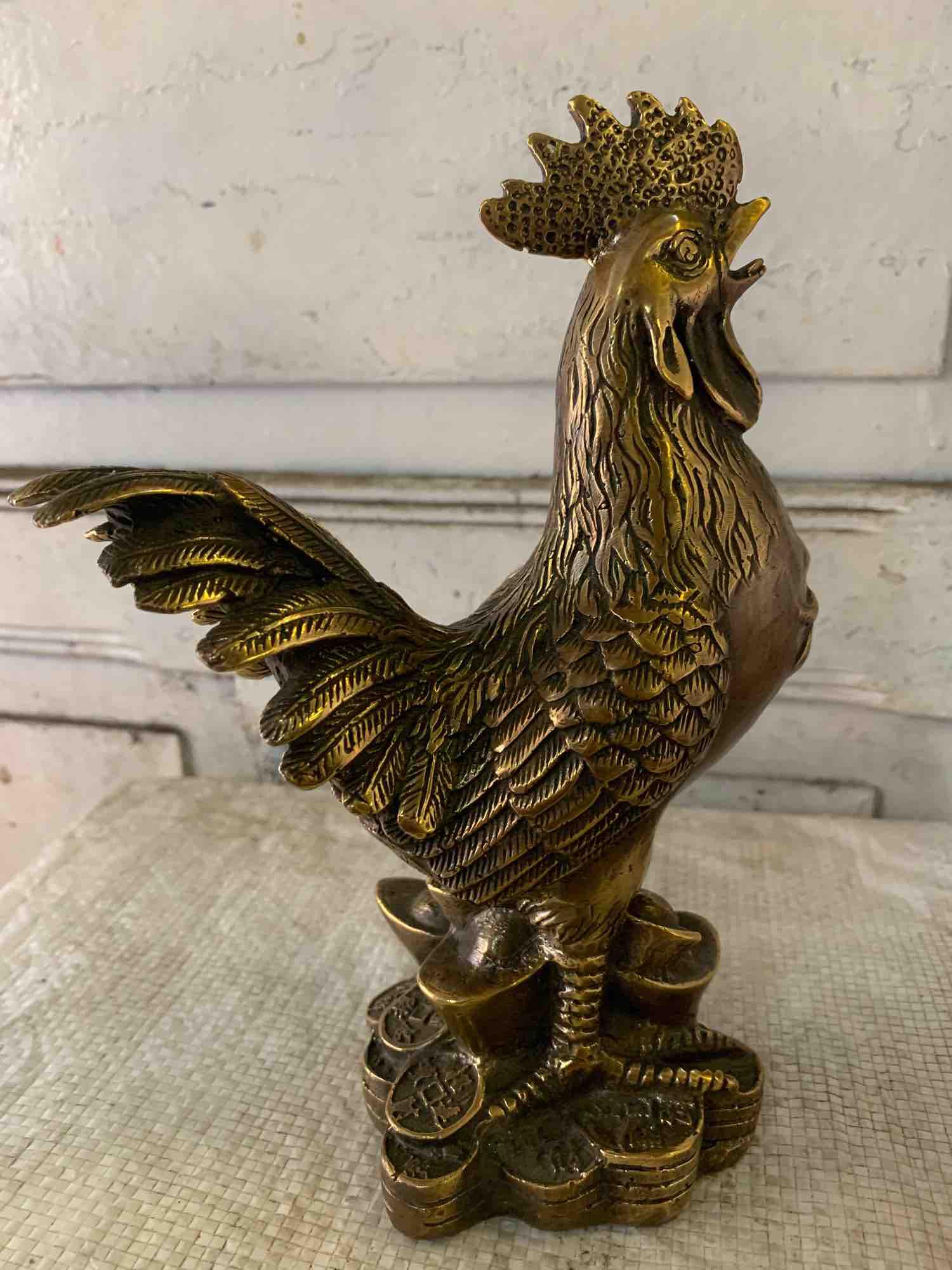 Con gà bằng đồng