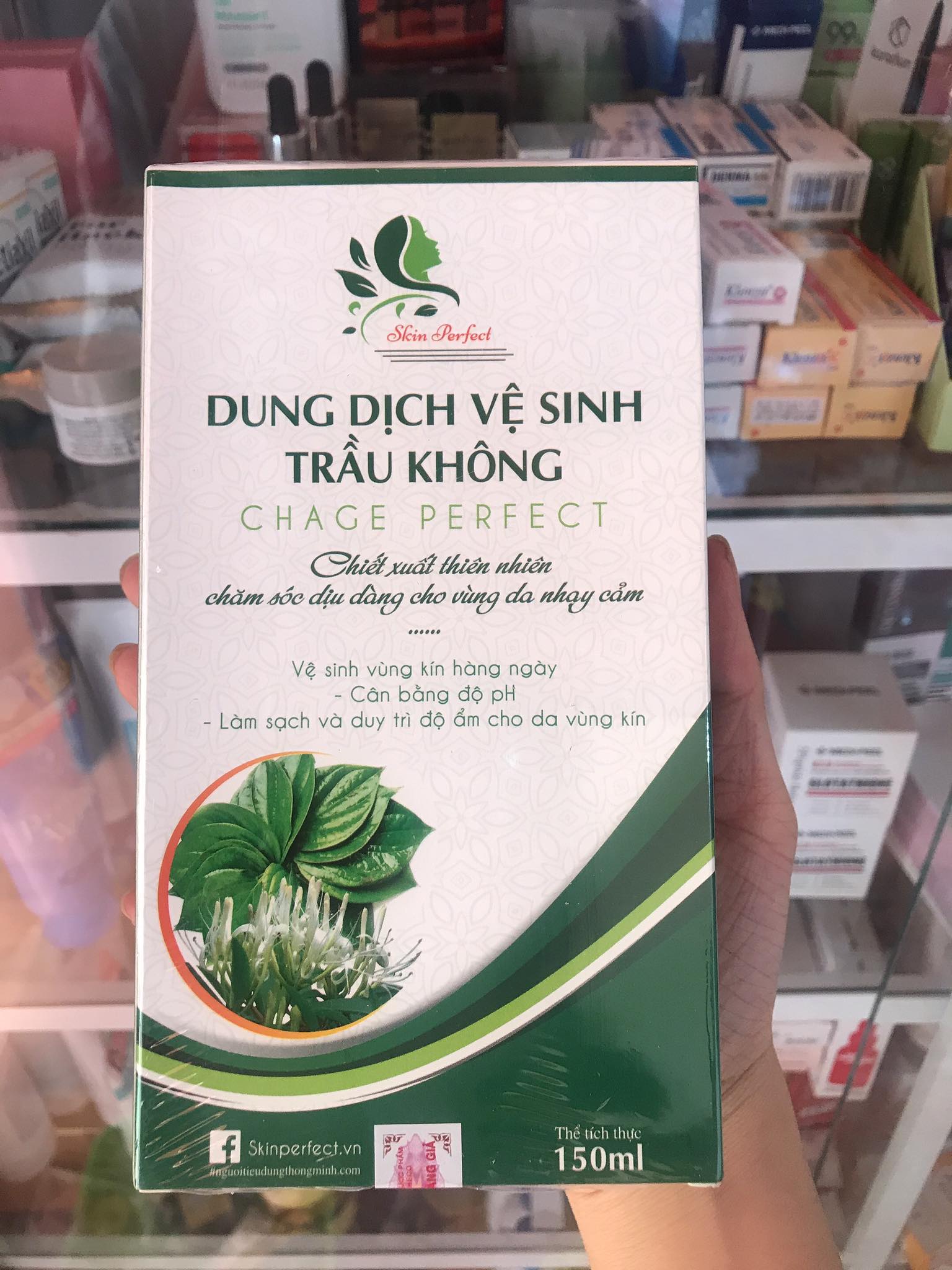 Dung Dịch Vệ Sinh Trầu Không