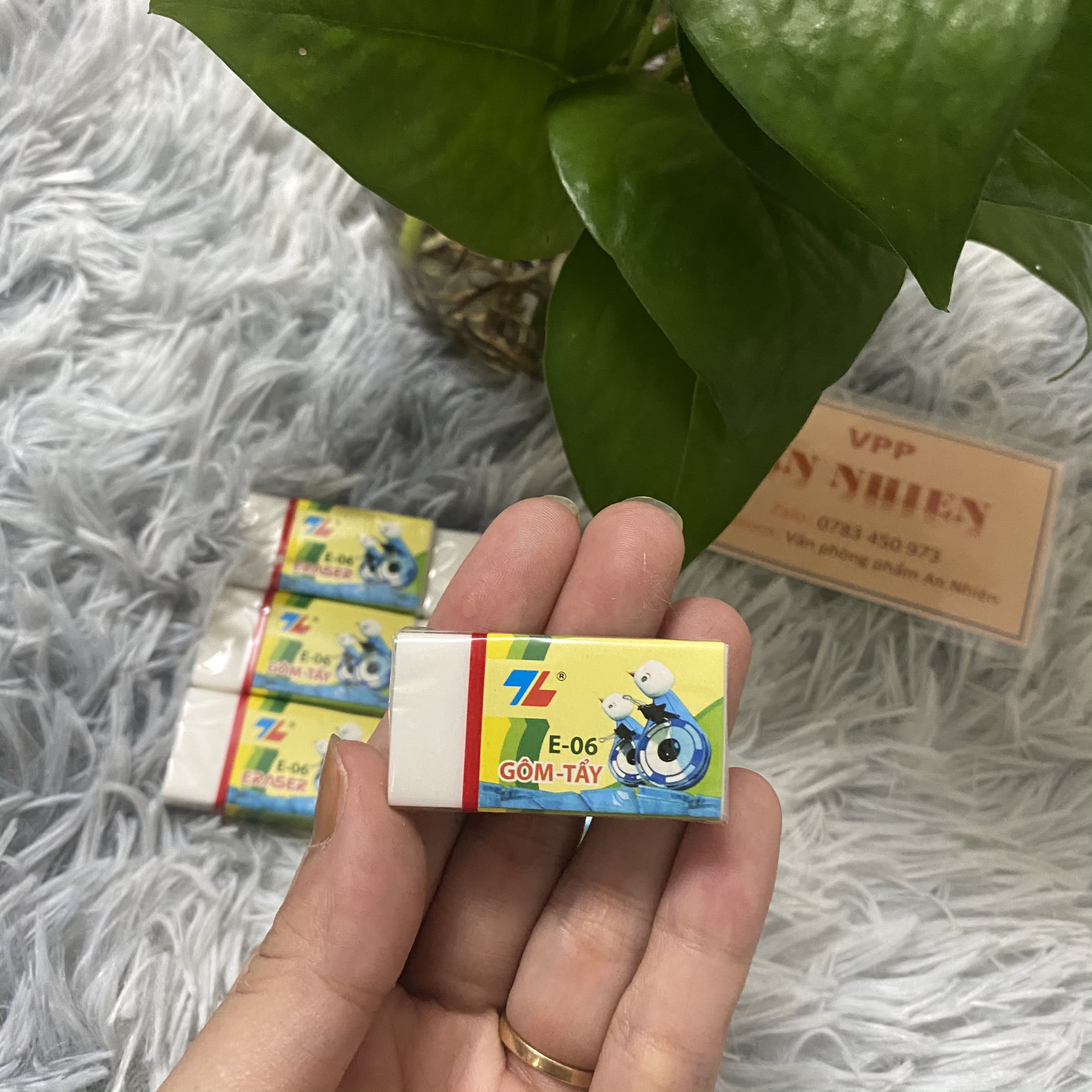 Gôm tẩy thiên long e06 - 1 cục