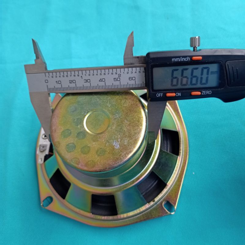 loa vi tính 135cm 1 cái