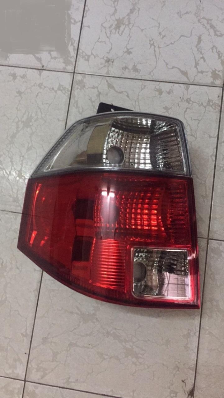 Đèn hậu suzuki apv 2011-