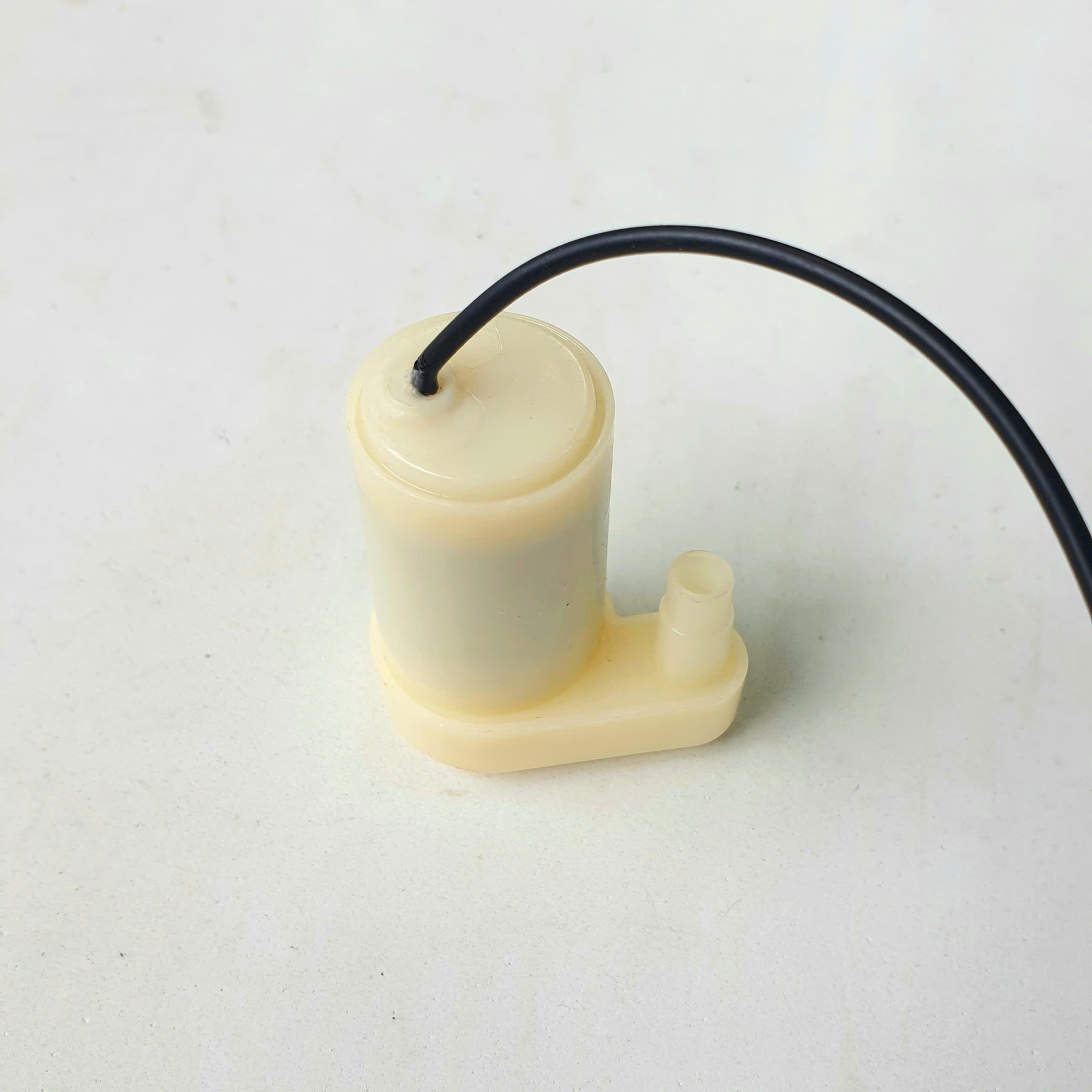 Máy bơm mini bơm chìm siêu nhỏ 5V bơm mạnh và êm