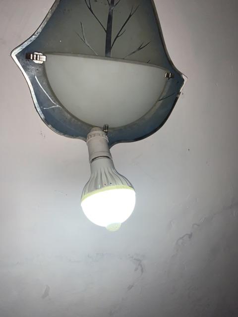 Bóng đèn Led cảm ứng thông minh 9W tự động tắt mở khi có người đến gần lúc trời tối