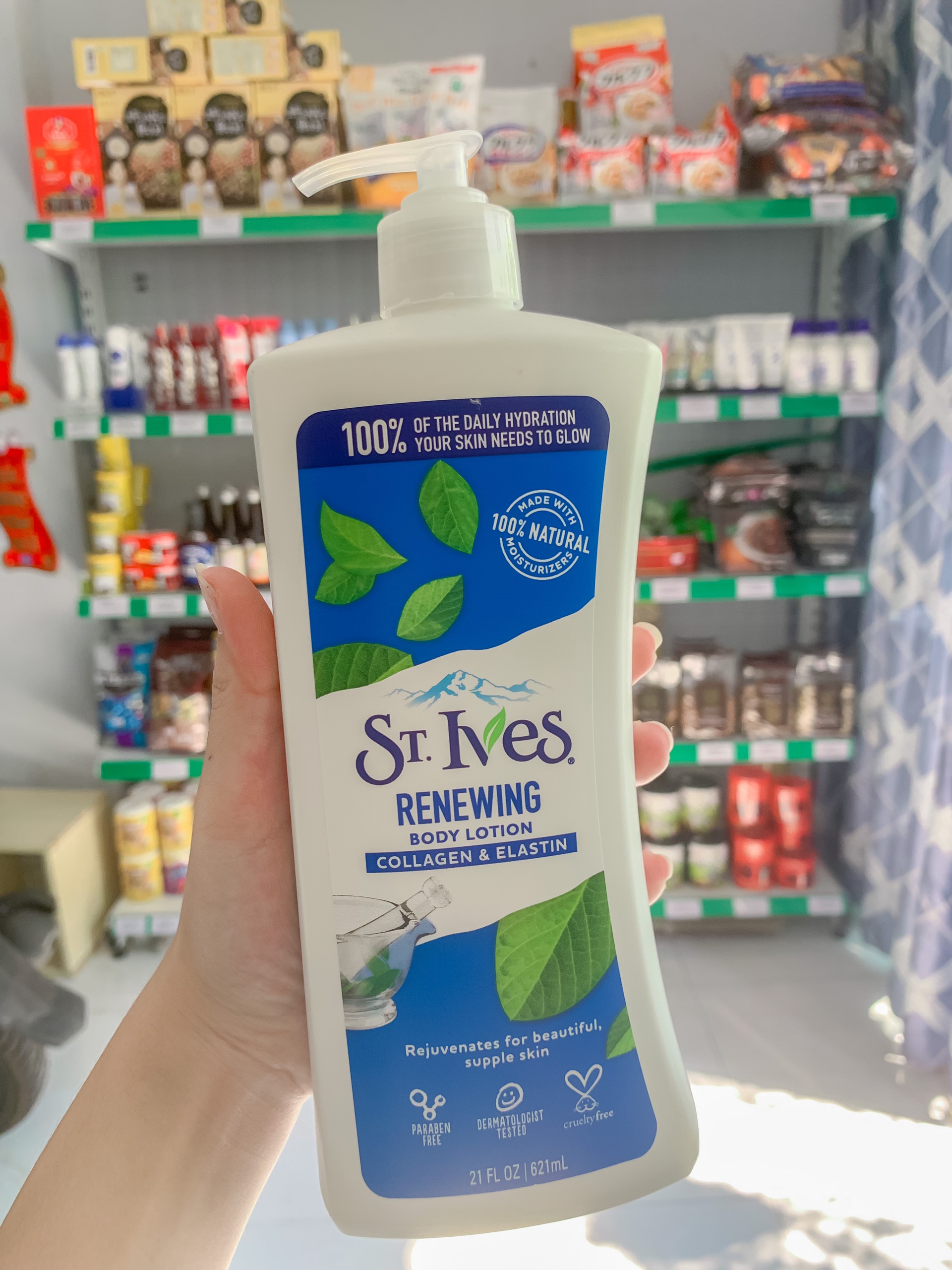 Sữa dưỡng thể st.ives body lotion 621ml