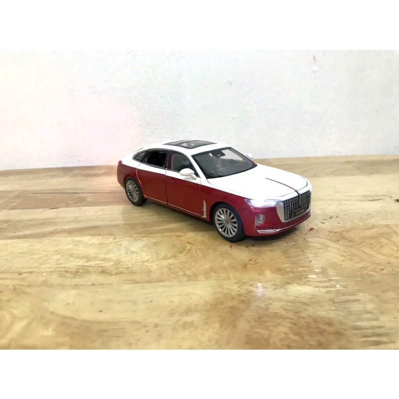 Mô hình xe Hongqi H9 tỷ lệ 1:32