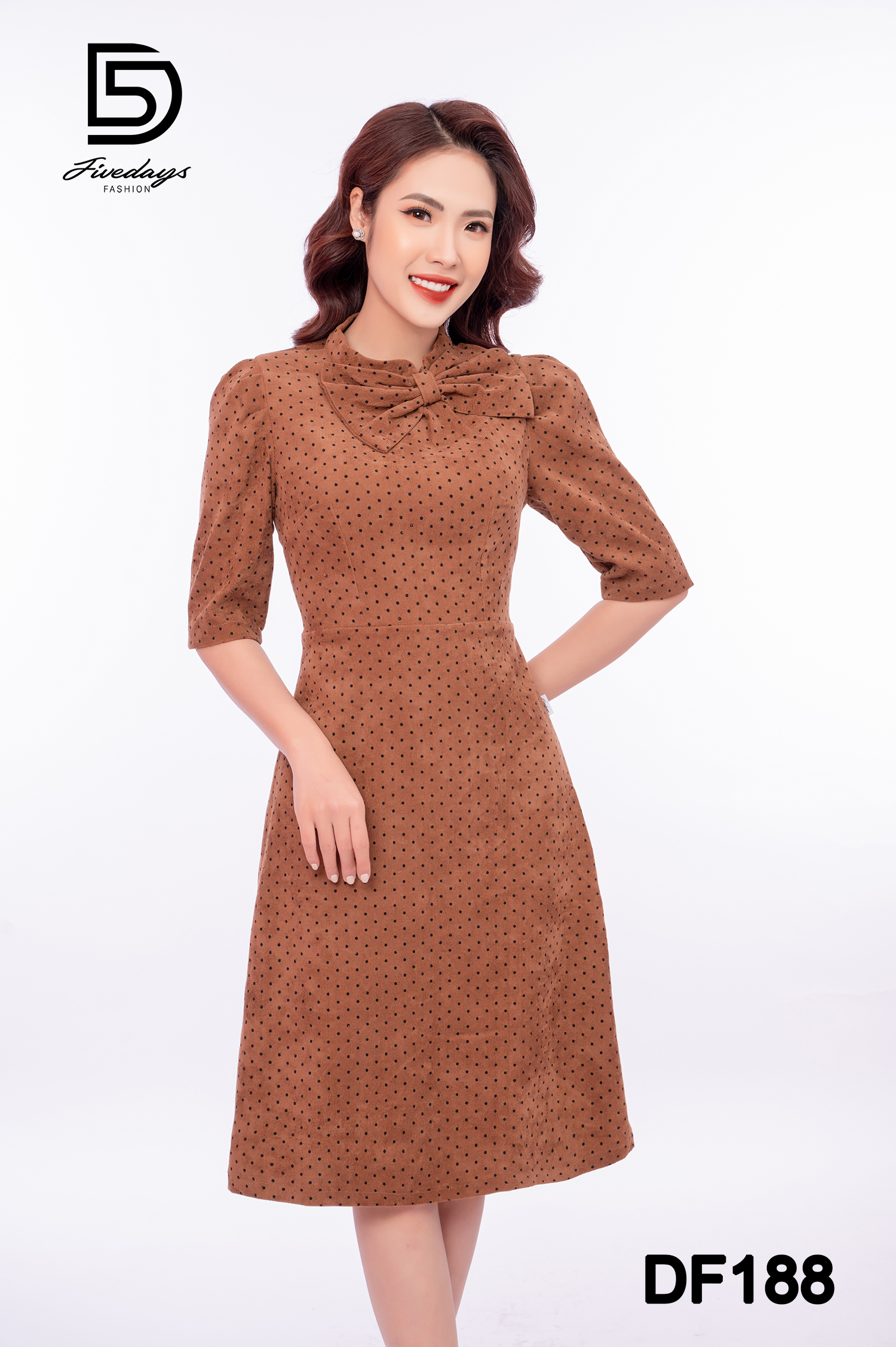 Đầm nhung cổ nơ chấm bi FIVEDAYS