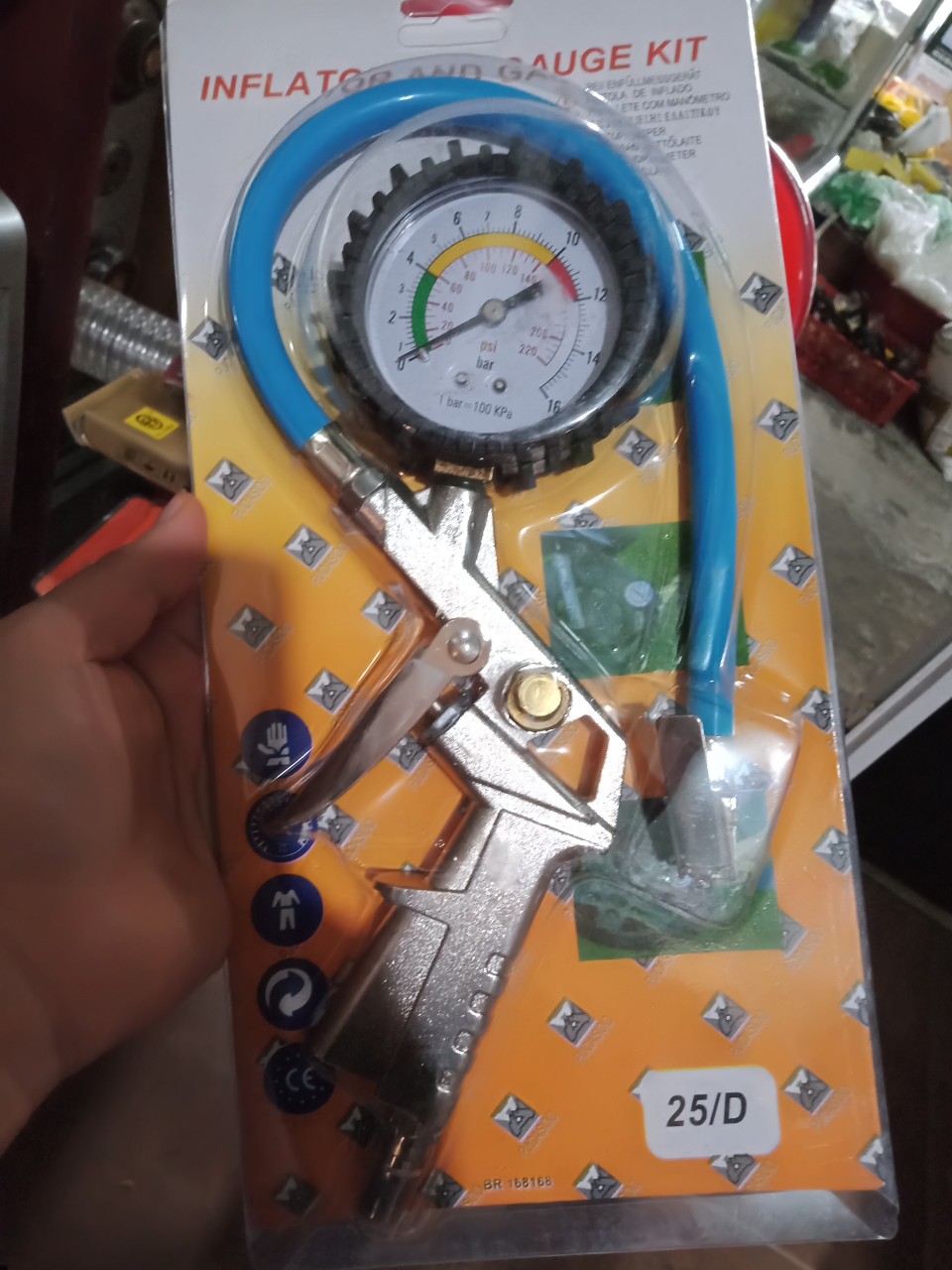 Đầu bơm hơi có đồng hồ áp suất