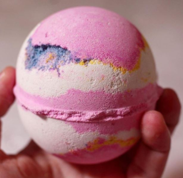 [HCM]Bom sủi bồn tắm Lush - MARSHMALLOW WORLD Bath Bomb