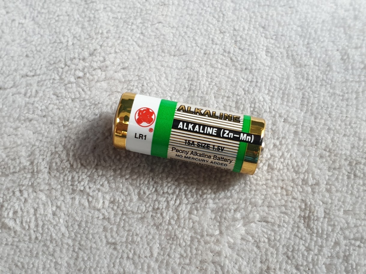 02 viên pin size N LR1 1.5V