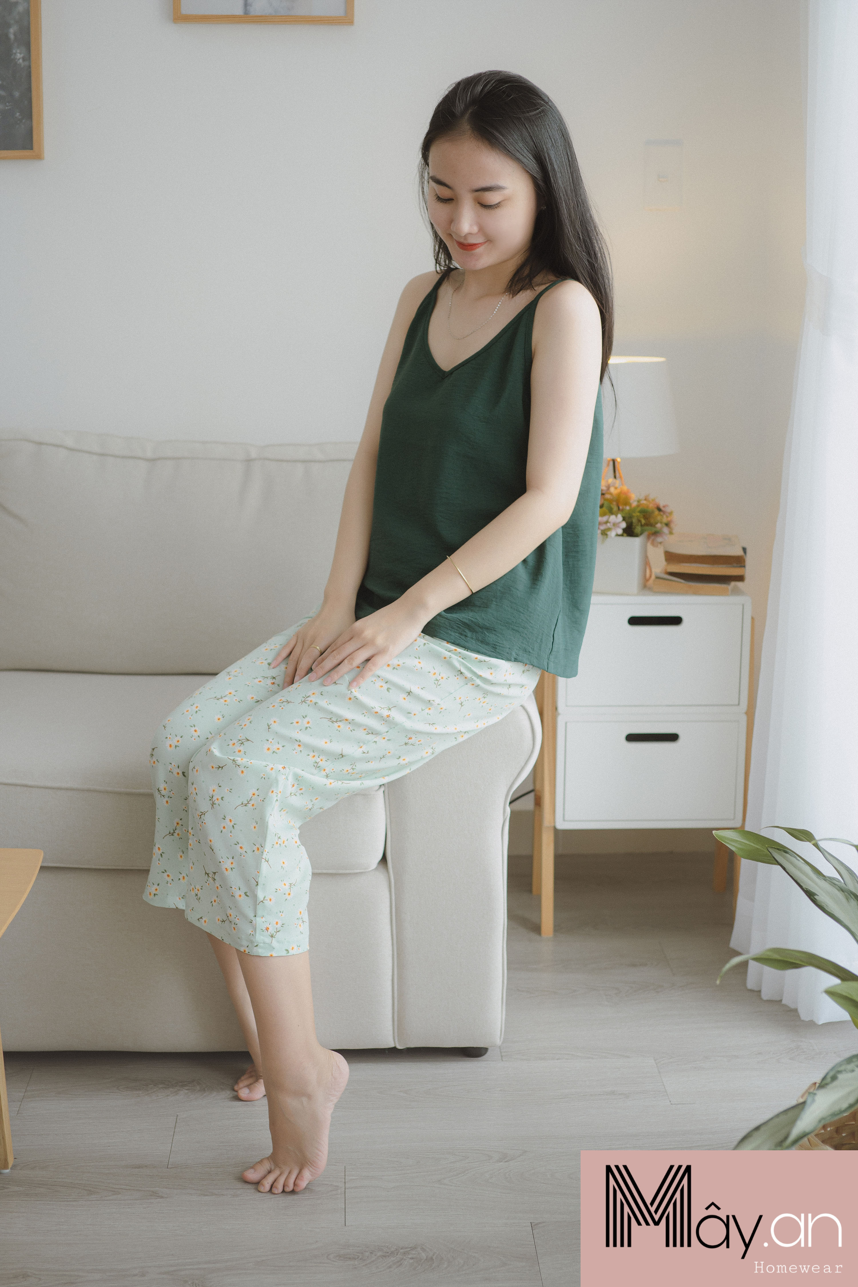 Đồ mặc nhà MÂY áo 2 dây lụa Hàn quốc quần dài lụa mango hoa nhí
