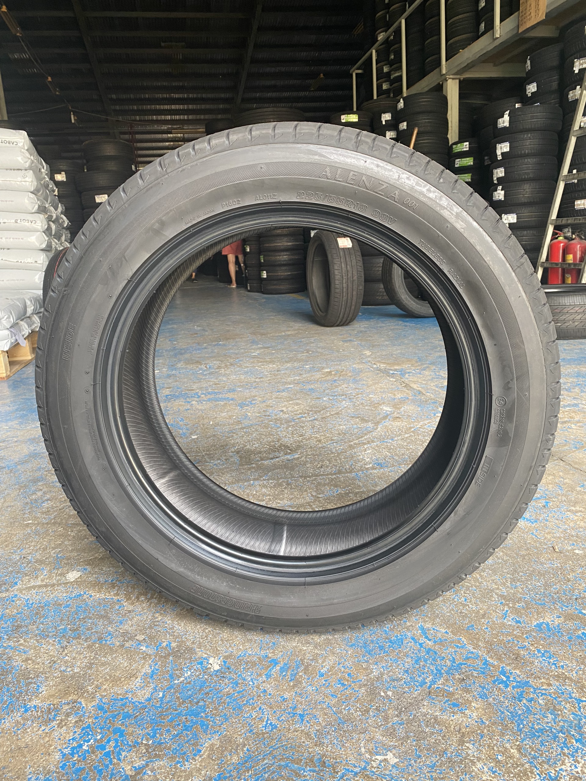 Lốp Bridgestone 225/55R18 Al01