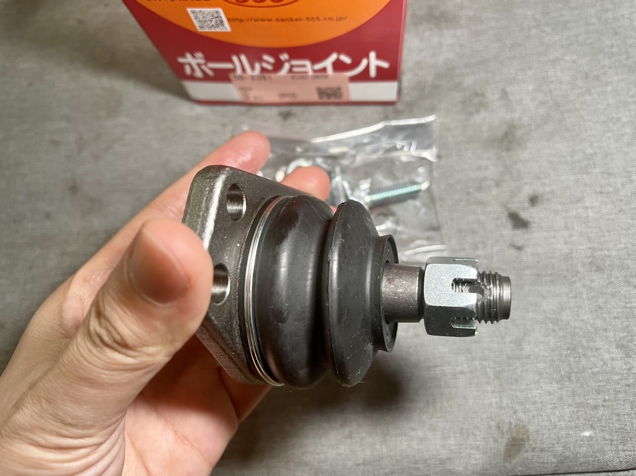ROTUYN TRỤ TRÊN TOYOTA ZACE