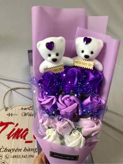 HỘP HOA SÁP THƠM 11 BÔNG 2 GẤU
