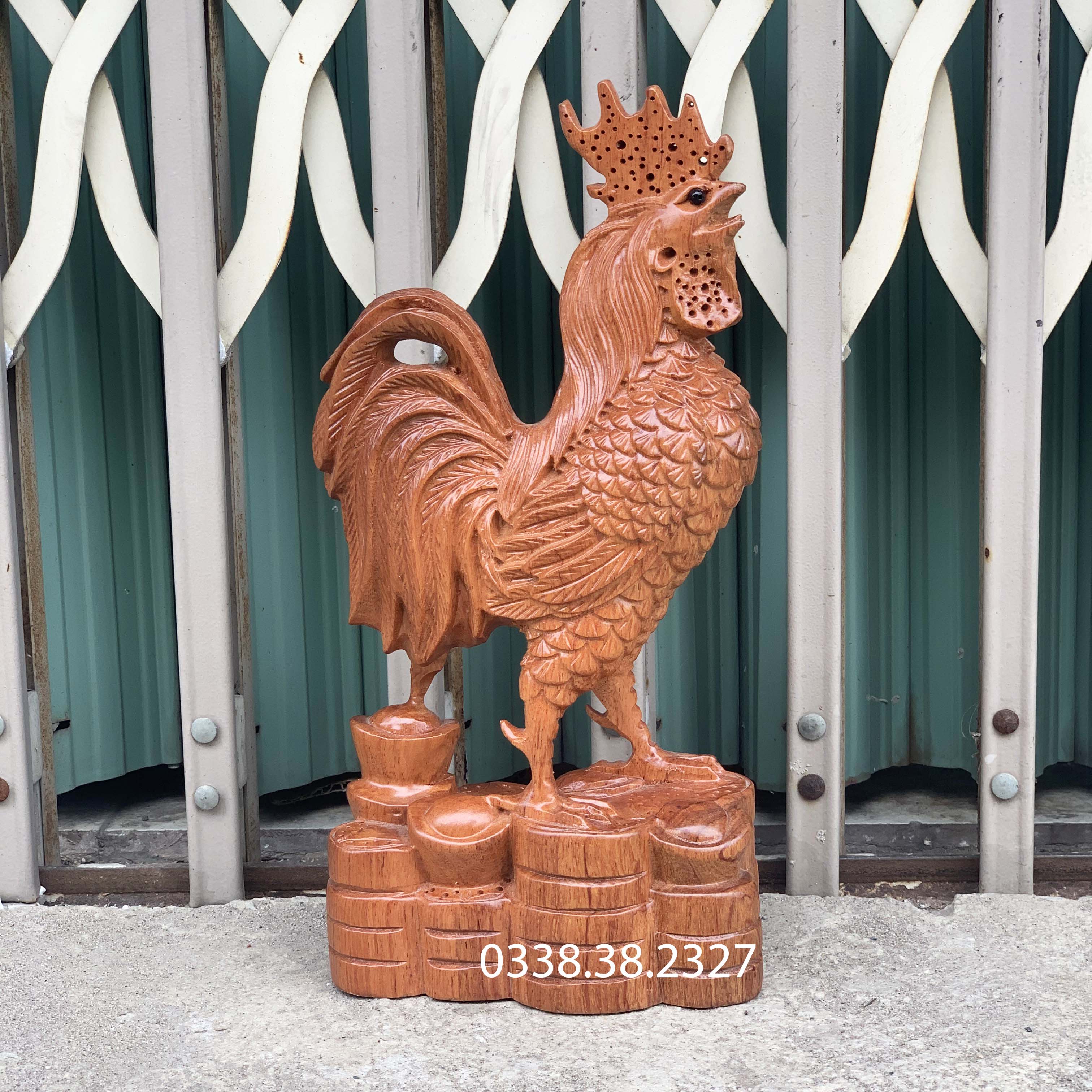Tượng con gà trống cao 20cm và 30cm chất liệu gỗ hương nguyên khối