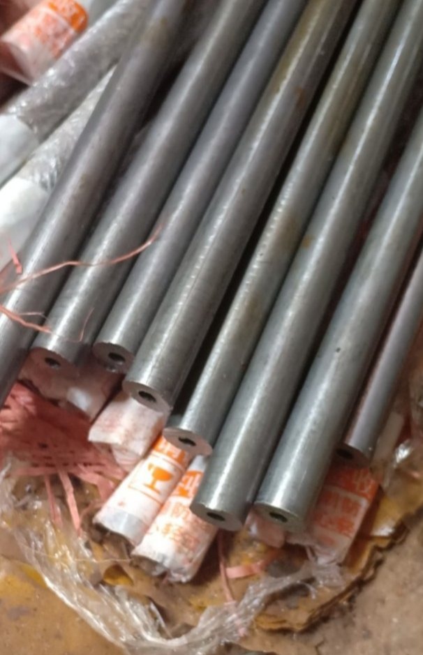 Trục con lăn băng chuyền thép trắng phi 15.7  lỗ 5.5mm dài 60cm