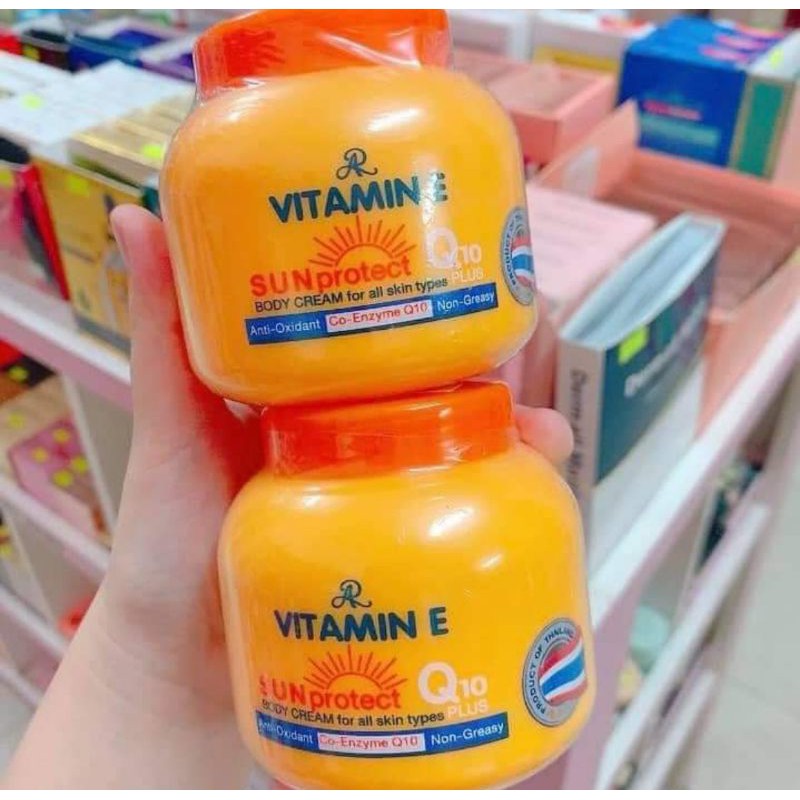 Kem Vitamin E Q10 Dưỡng ẩm Chống nắng Thái Lan