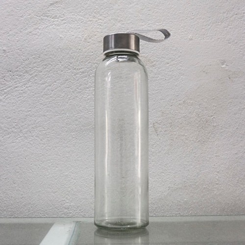 Chai thủy tinh 500ml có dây xách.