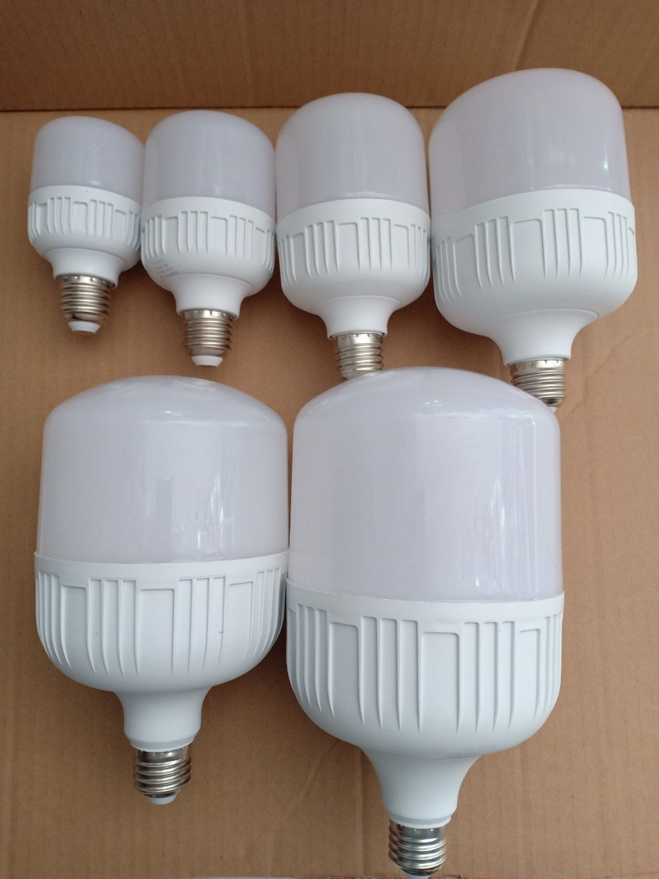 Bóng đèn led trụ 10w-15w-20w-30w-40w- 50w siêu sáng, tiết kiệm điện e27
