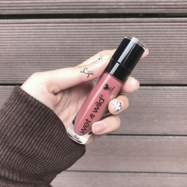Son kem lì Wet n Wild Give me mocha