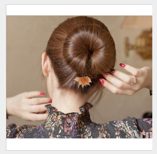 Dụng cụ búi tóc nữ to MS04 đính lá phong (Giao màu ngẫu nhiên)