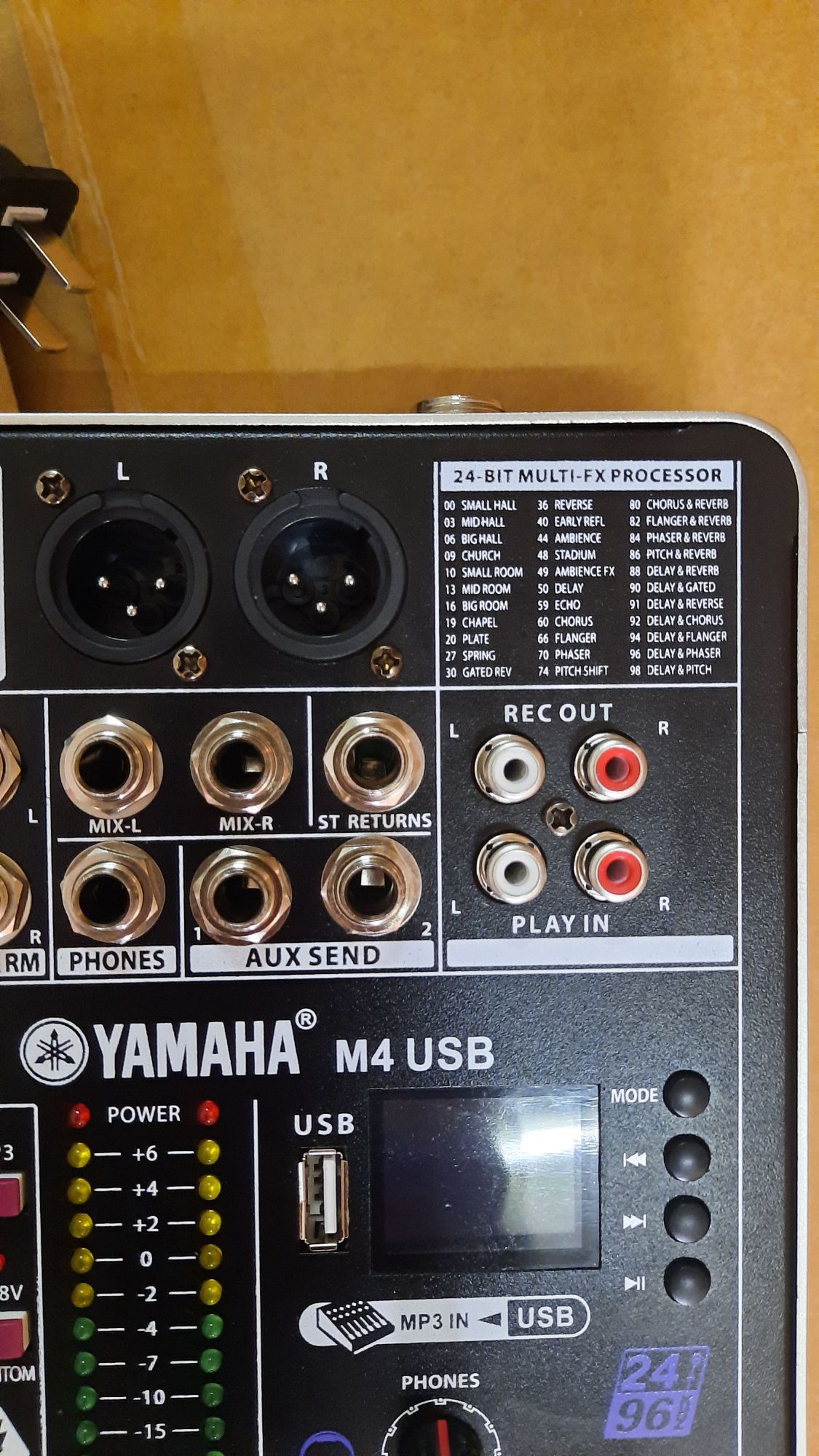 [HCM]Bàn mixer Yamaha M4