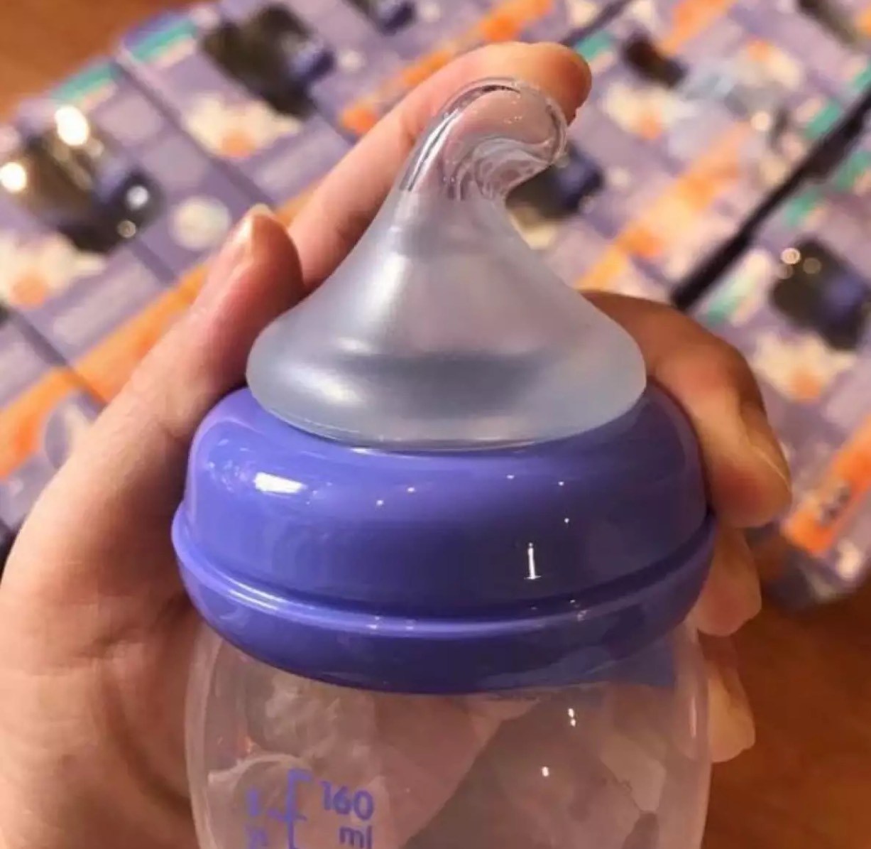 [HCM]Bình Sữa Lansinoh Momma 160ml 240ml