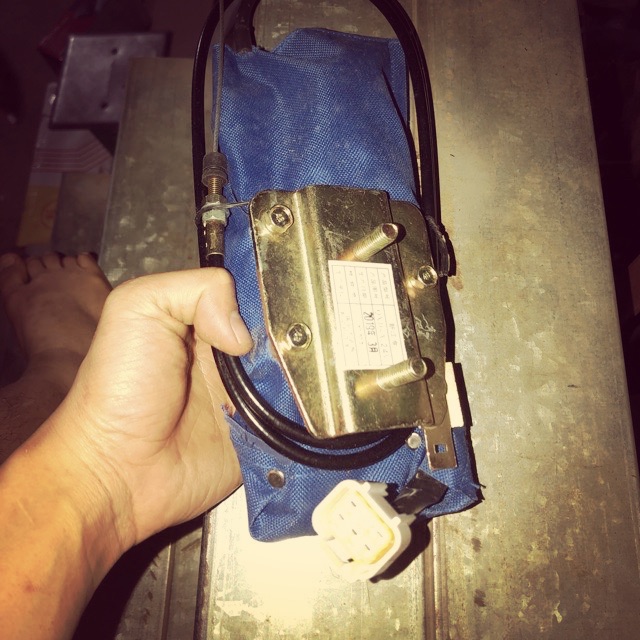 Rơ le điện máy xúc ô tô 12v 24v