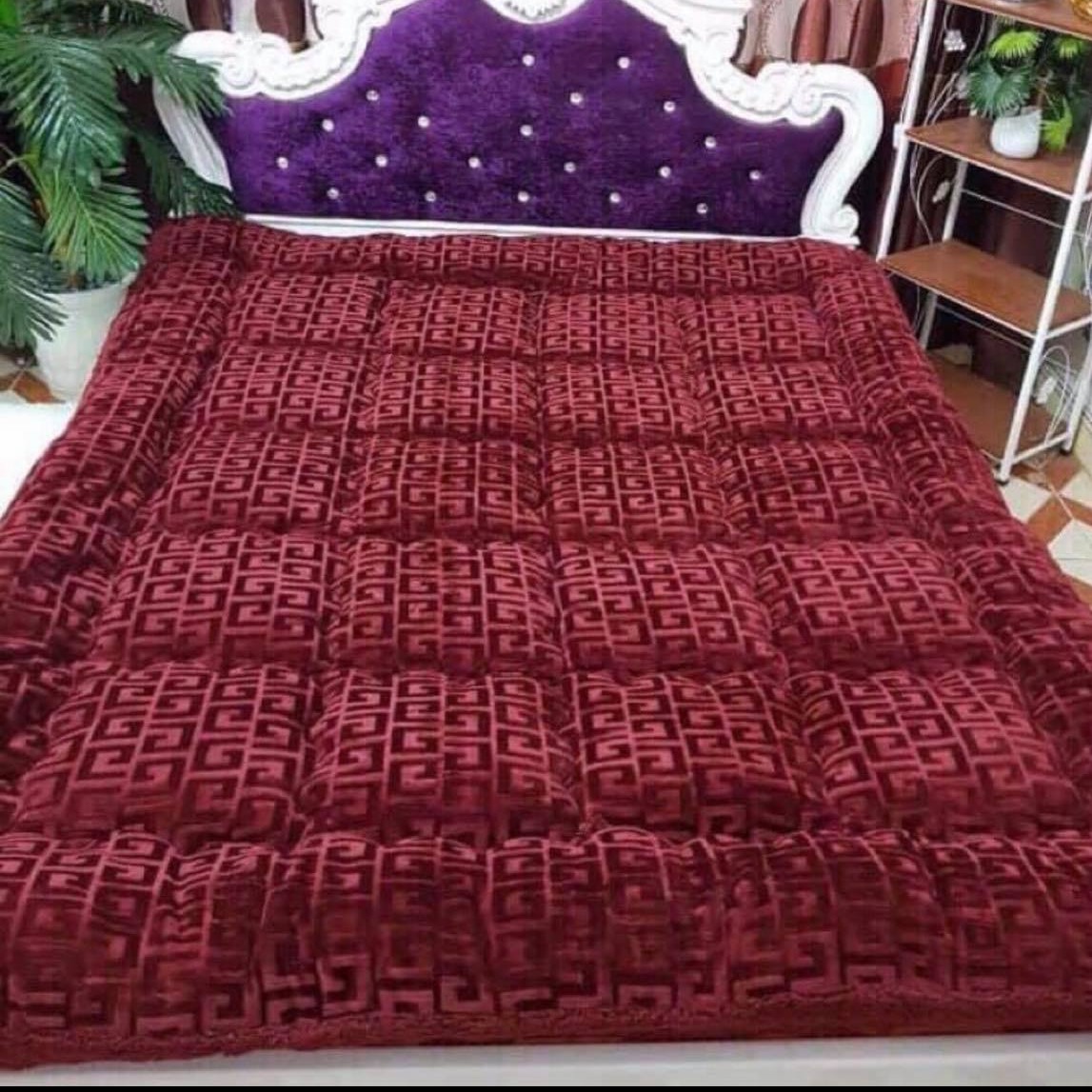 Chăn lông cừu đại hàn dập vân chữ vạn 2mx2m2 -đại hàn siêu ấm