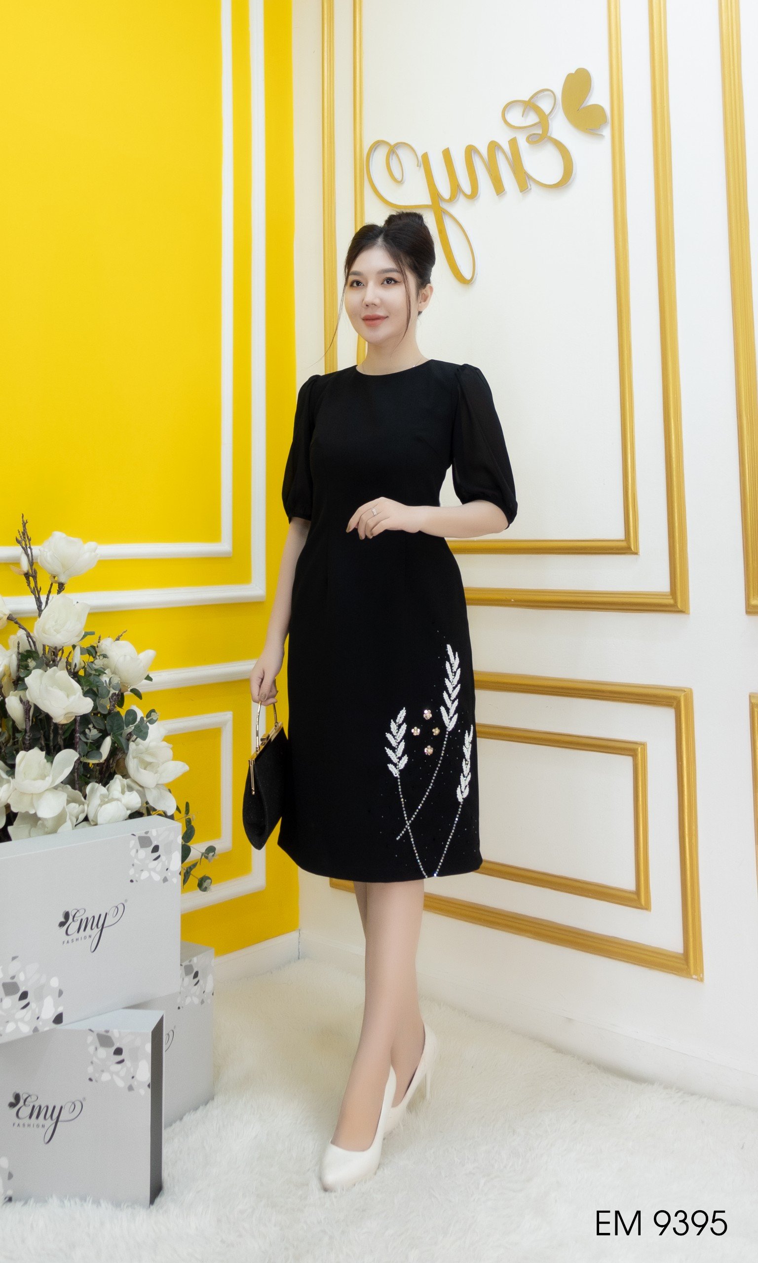 Đầm EMY EM9395 Suông Đen Tay Lỡ Kết Hạt