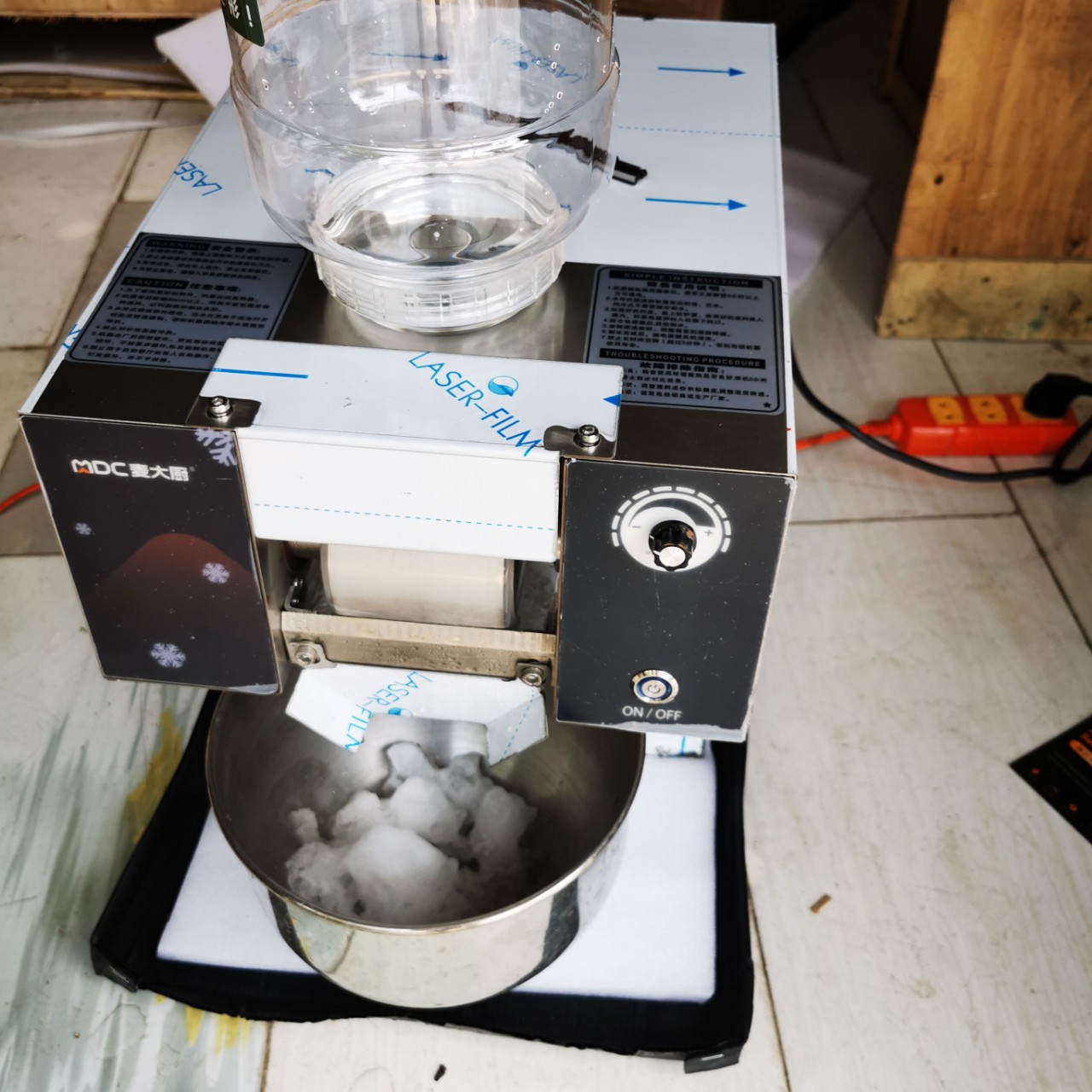 Máy làm kem tuyết bingsu hàn quốc , công suất 600w, bảo hành 12 tháng